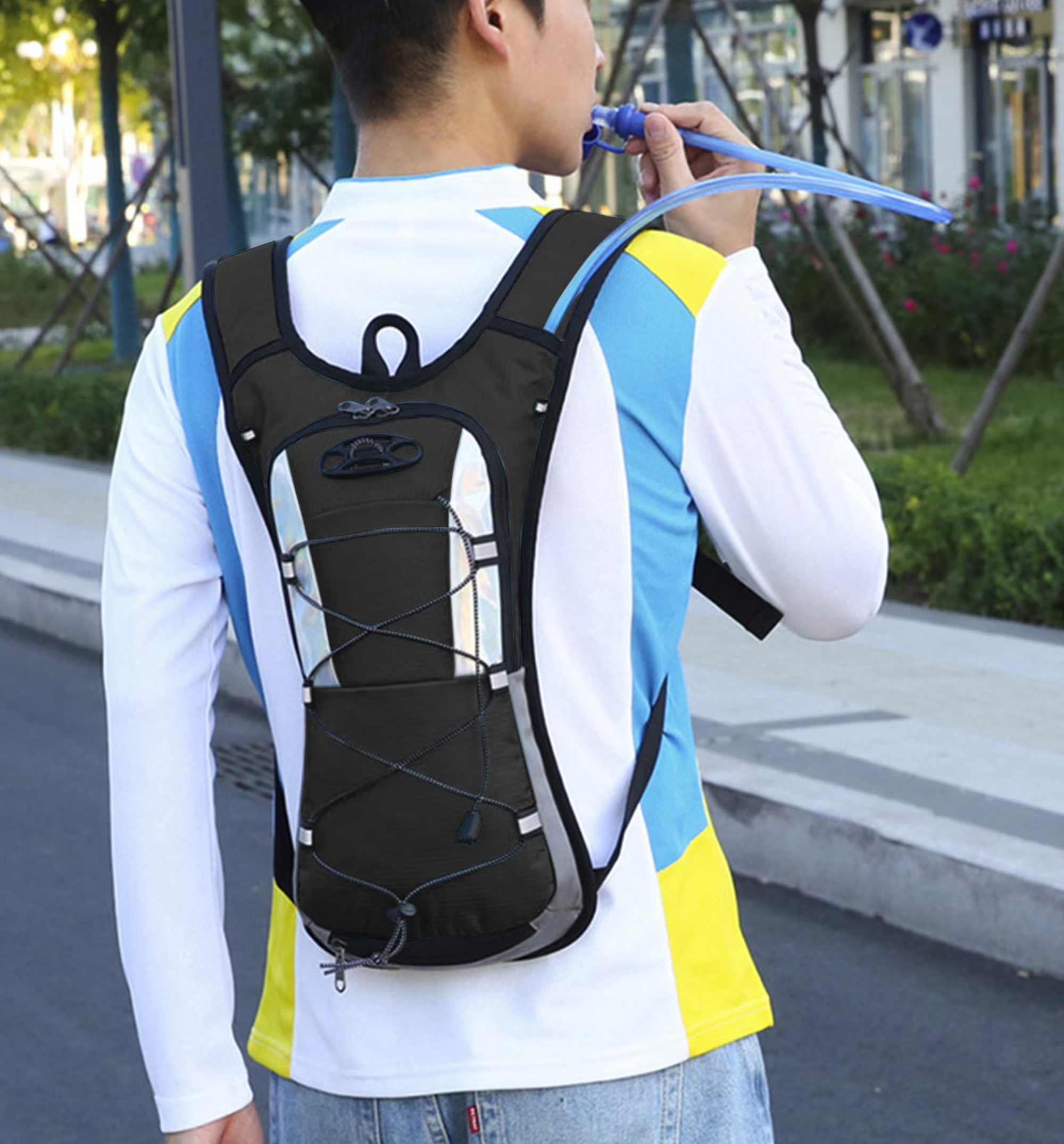 WellWise 1.5L blue hydration bladder with high flow bite valve, flexible drinking tube and secure sliding seal for running, cycling and hiking